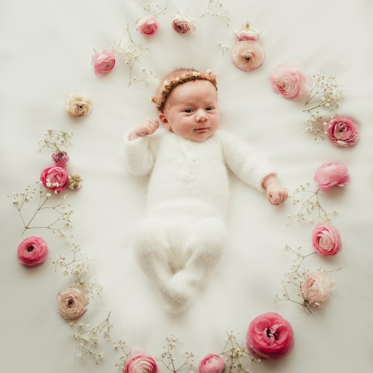 Foto mit Neugeborenen Baby bei einem Homefotoshooting Neugeborenenfotoshooting in Hameln