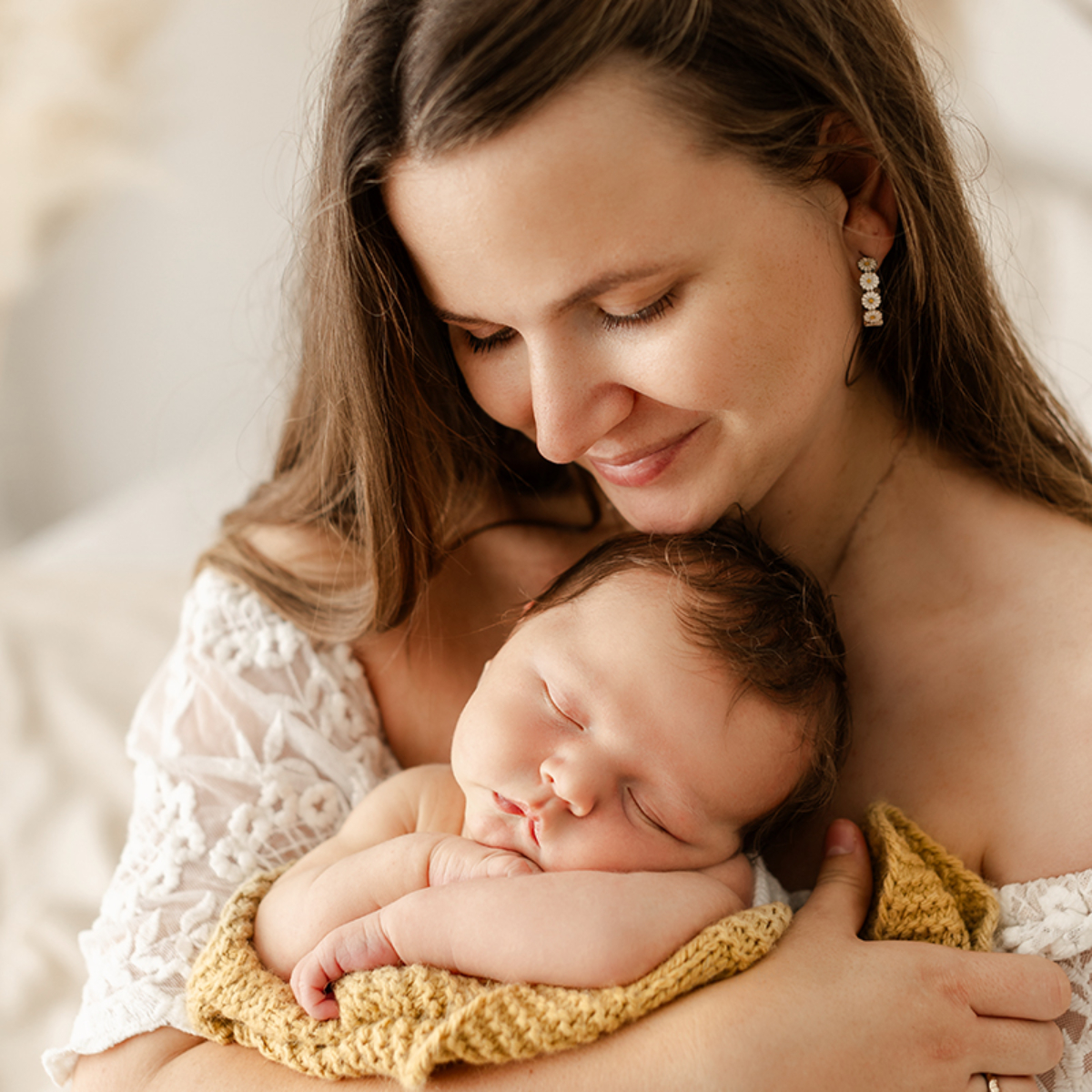 Mama mit Baby auf Arm Fotoshooting Obernkirchen